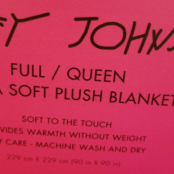 Sat Sale Betsey Johnson skull blanket ultra soft - Picture 3 of 3